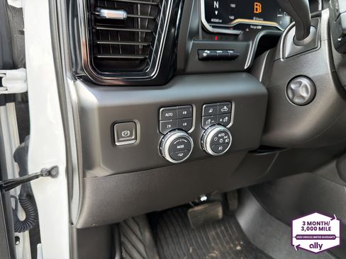 Used 2023 GMC Sierra 1500 AT4 w/ Technology Package AWD/4WD image 15