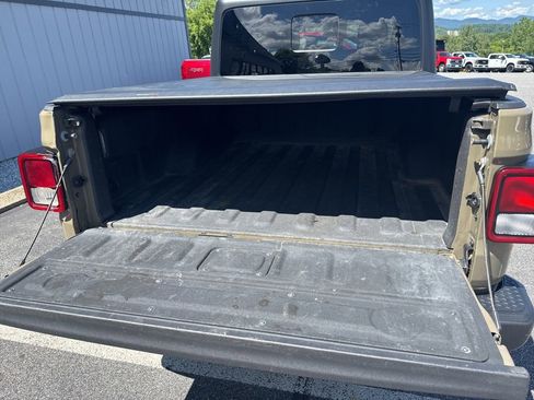 Used 2020 Jeep Gladiator Sport w/ Quick Order Package 24S image 24