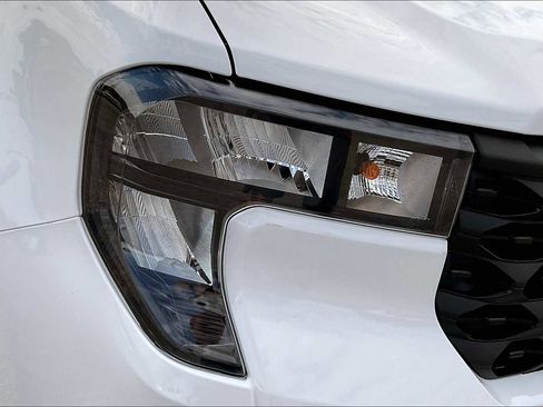 New 2025 Ford Maverick XL image 13