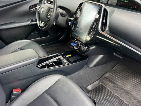 Certified 2022 Toyota Prius Prime Limited FWD image 16