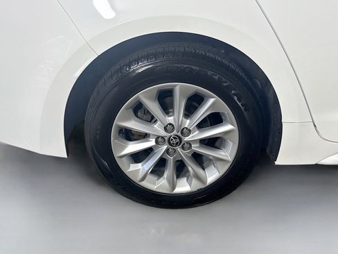 Used 2022 Toyota Corolla XLE FWD image 33