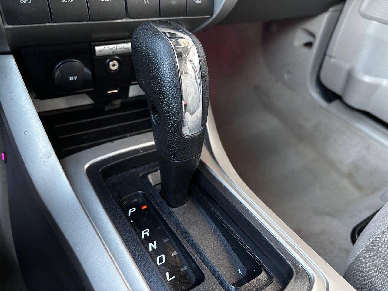Used 2010 Ford Focus SE FWD image 31