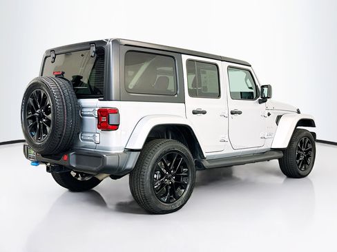 Used 2023 Jeep Wrangler Sahara image 9