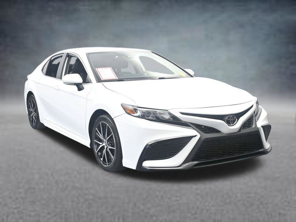 Used 2024 Toyota Camry SE w/ Convenience Package FWD image 8