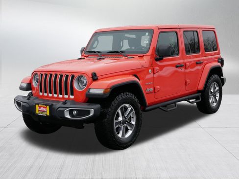 Used 2019 Jeep Wrangler Unlimited Sahara w/ Cold Weather Group image 3