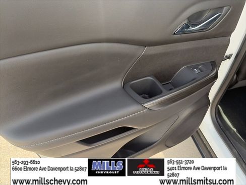 Used 2023 GMC Acadia SLT w/ Preferred Package FWD image 21