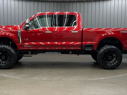 Used 2025 Ford F250 Platinum w/ Platinum Plus Package AWD/4WD image 2