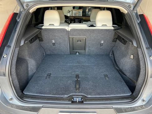 Used 2019 Volvo XC40 T5 Momentum AWD/4WD image 24