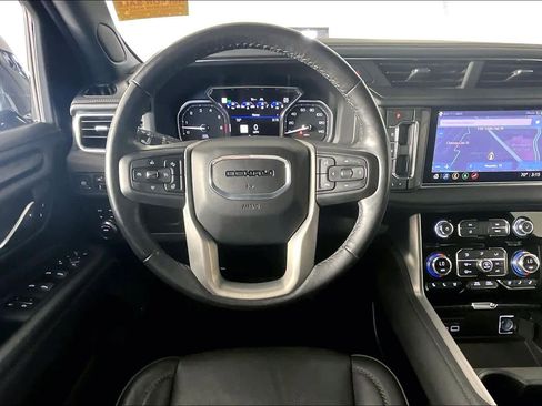 Used 2021 GMC Yukon XL Denali w/ LPO, Illumination Package image 6