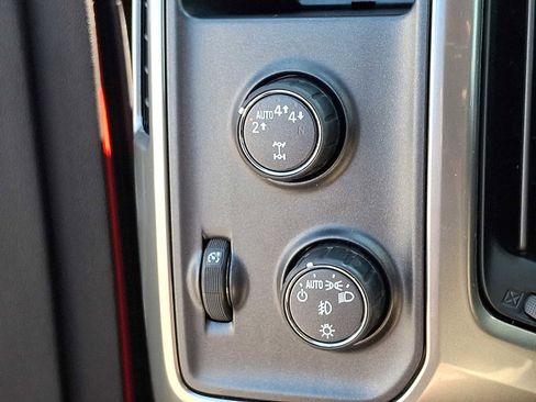 Used 2018 Chevrolet Silverado 1500 LT w/ All Star Edition image 23