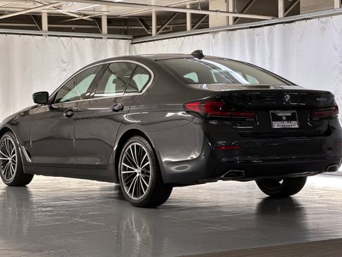Used 2023 BMW 530i w/ Convenience Package image 3