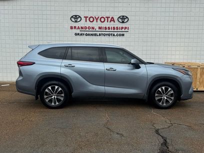 Used 2021 Toyota Highlander XLE