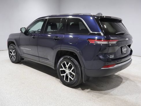 Certified 2023 Jeep Grand Cherokee Limited w/ Trailer Tow Prep Group (B) AWD/4WD image 5