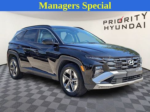 Used 2025 Hyundai Tucson SEL FWD image 3