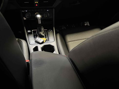 Used 2021 Volkswagen Jetta SE FWD image 37