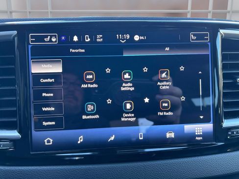 Used 2024 Chrysler Pacifica Touring-L image 28