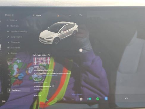 Used 2022 Tesla Model X Plaid image 6
