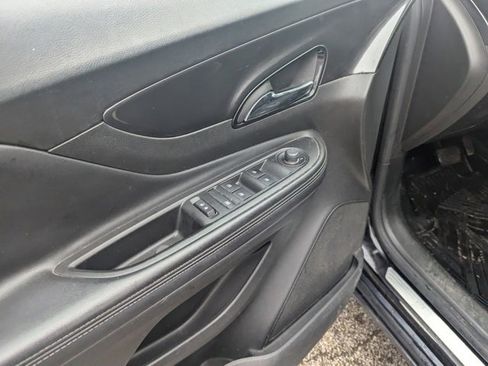 Used 2018 Buick Encore Preferred image 10