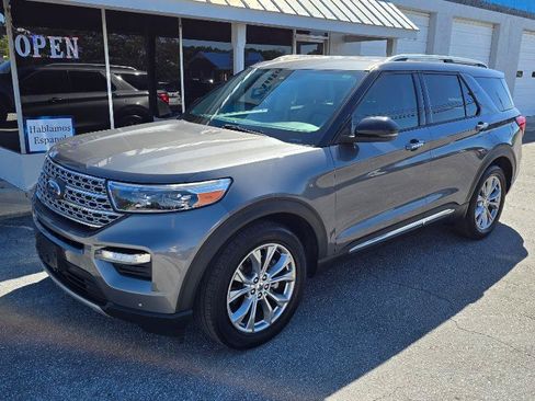 Used 2021 Ford Explorer Limited w/ Equipment Group 301A RWD image 2