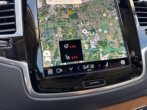 Used 2024 Volvo XC90 B6 Plus image 23