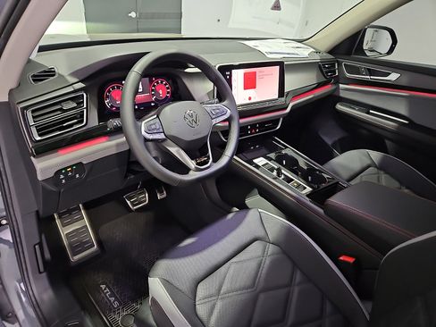 New 2026 Volkswagen Atlas Peak Edition AWD/4WD image 13