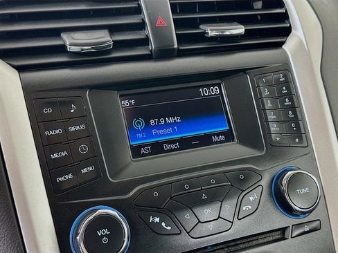 Used 2014 Ford Fusion SE image 14