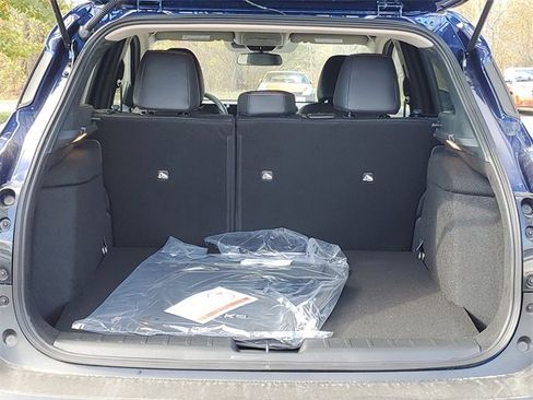 New 2026 Nissan Kicks SR image 8