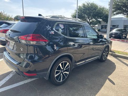 Used 2017 Nissan Rogue SL w/ SL Premium Package FWD image 3