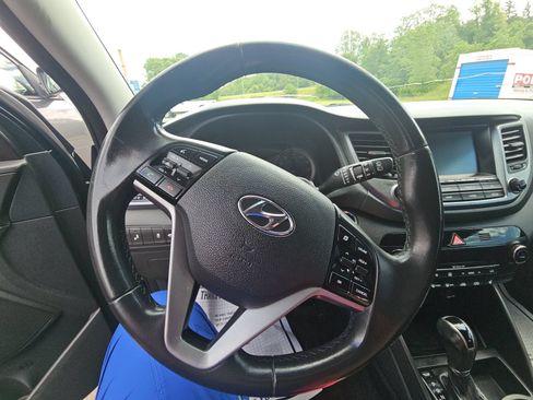 Used 2018 Hyundai Tucson Value w/ Cargo Package FWD image 10