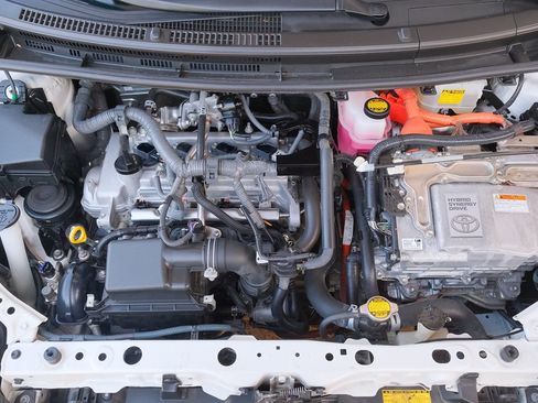 Used 2014 Toyota Prius C Three FWD image 9