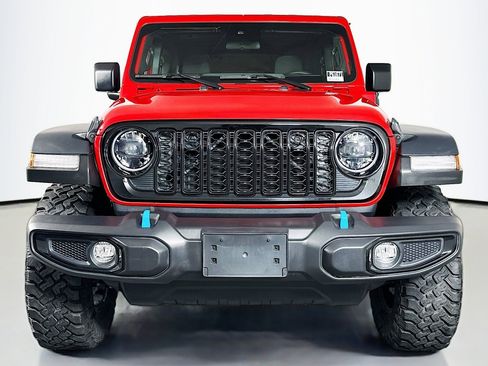 Used 2024 Jeep Wrangler Willys image 2