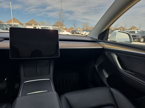 Used 2023 Tesla Model Y Long Range image 4