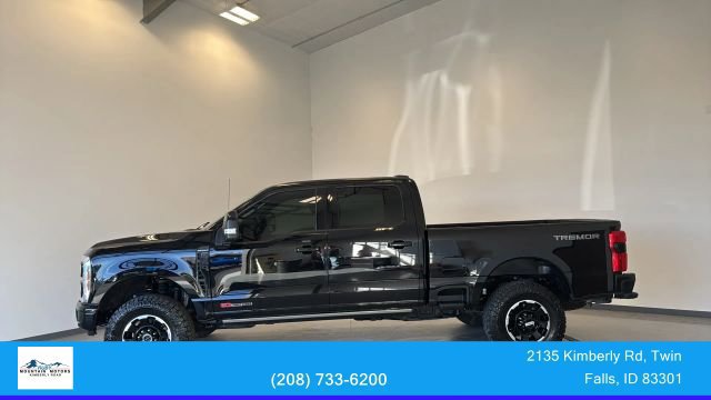 Used 2025 Ford F350 Platinum w/ Tremor Off-Road Package AWD/4WD image 4