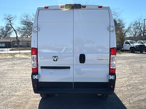 Used 2025 RAM ProMaster 2500 w/ Convenience Group image 6