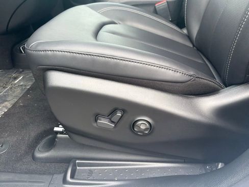 New 2026 Chrysler Voyager LX FWD image 15