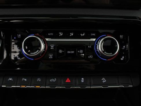 New 2026 GMC Sierra 1500 AT4 w/ AT4 Premium Package image 8