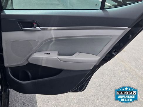 Used 2018 Hyundai Elantra Value Edition FWD image 9