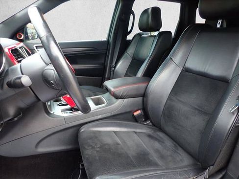 Used 2018 Jeep Grand Cherokee Altitude AWD/4WD image 11