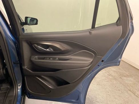 Used 2024 GMC Terrain SLT w/ LPO, Floor Liner Package AWD/4WD image 26