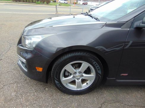 Used 2016 Chevrolet Cruze LT w/ Sun And Sound Package image 12