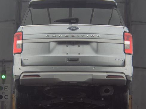 Used 2024 Ford Expedition Max XLT image 9