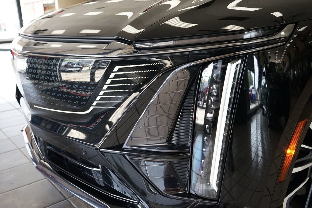 Used 2024 Cadillac Lyriq Sport w/ LPO, Floor Liner Package AWD/4WD image 23