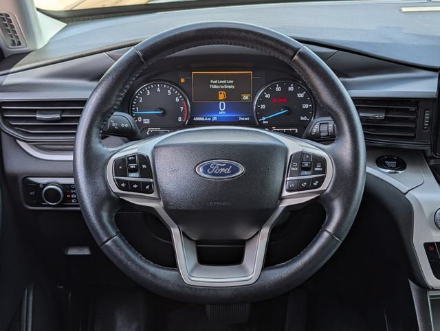Used 2024 Ford Explorer XLT RWD image 12