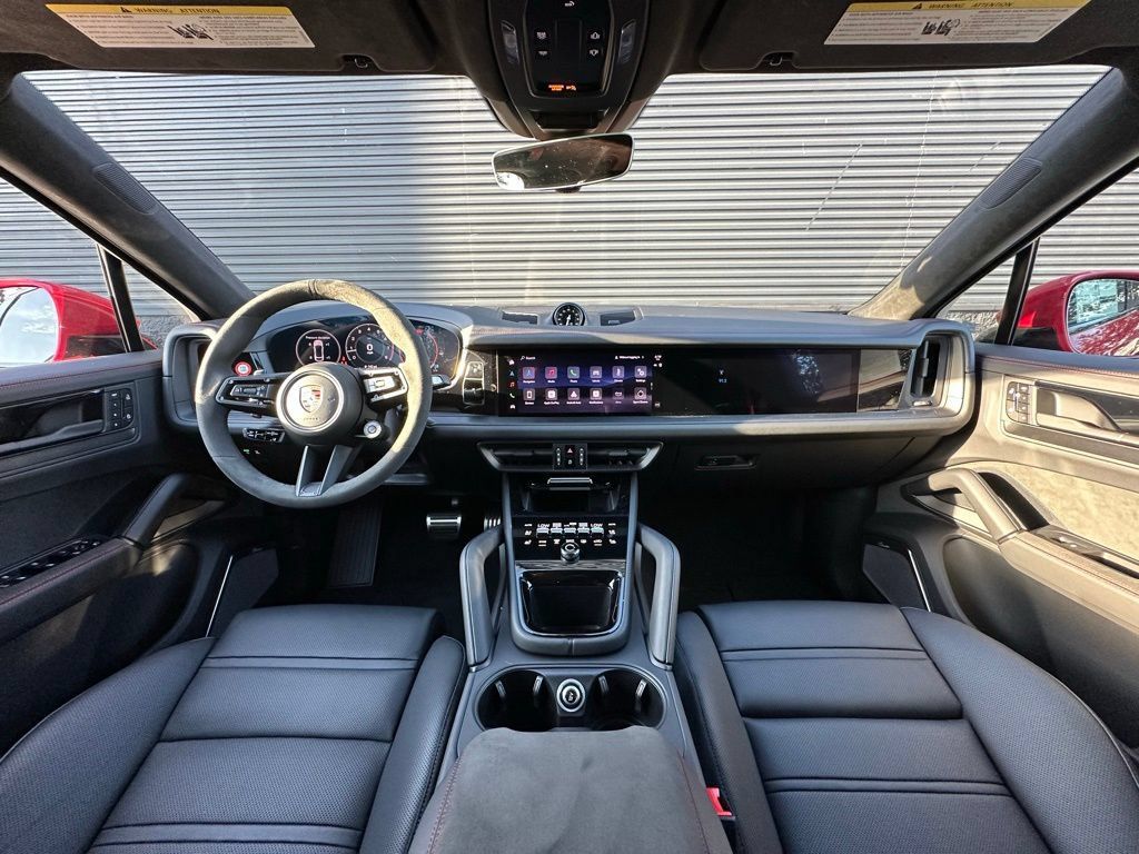 Certified 2026 Porsche Cayenne GTS AWD/4WD image 6