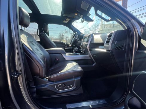 Used 2015 Ford F150 Platinum w/ Equipment Group 701A Luxury AWD/4WD image 29