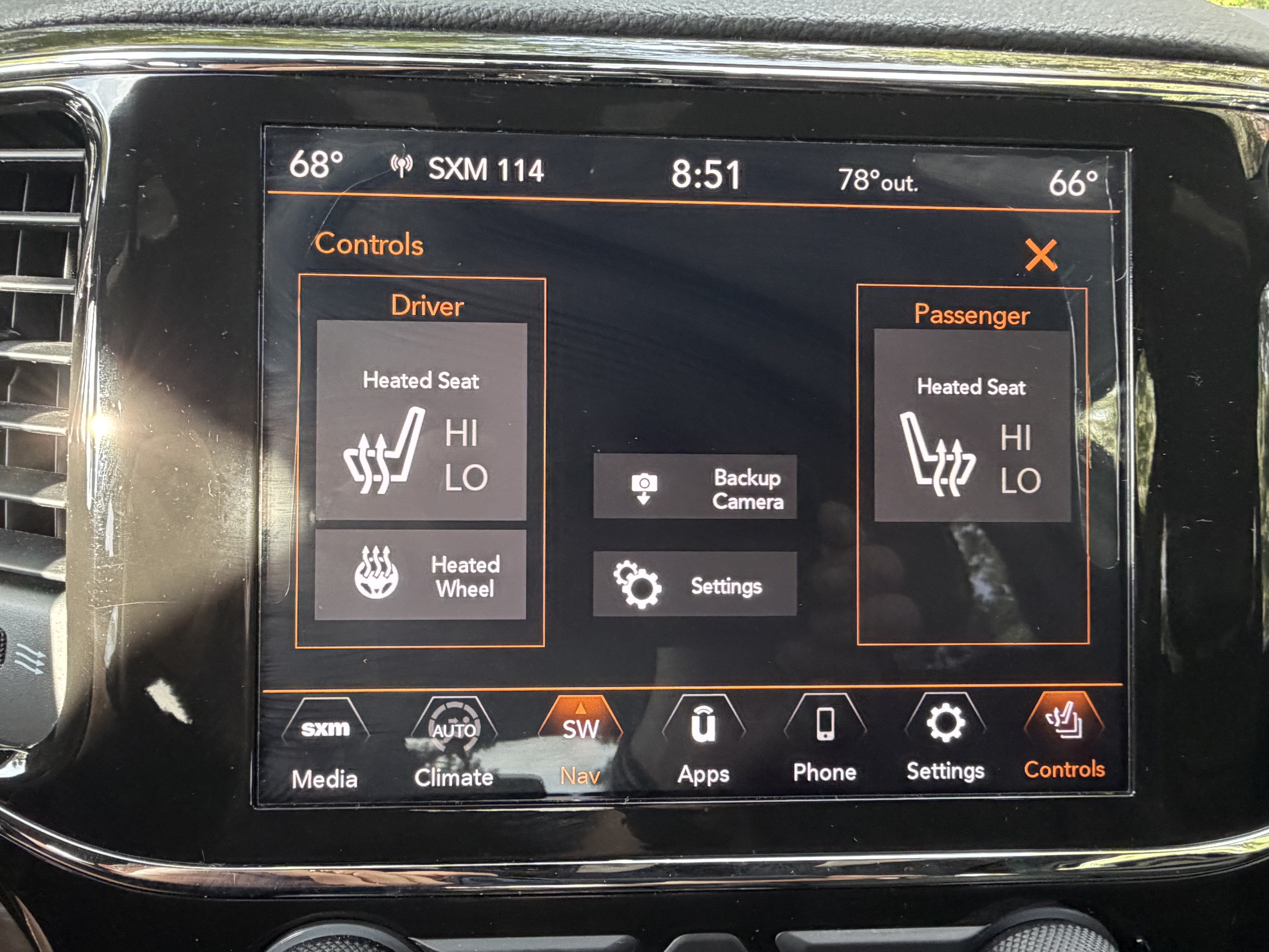 Used 2021 Jeep Grand Cherokee Limited w/ Premium Lighting Group AWD/4WD image 25