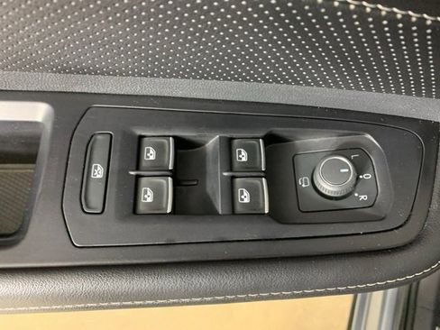 Used 2024 Volkswagen Atlas SEL Premium R-Line image 19