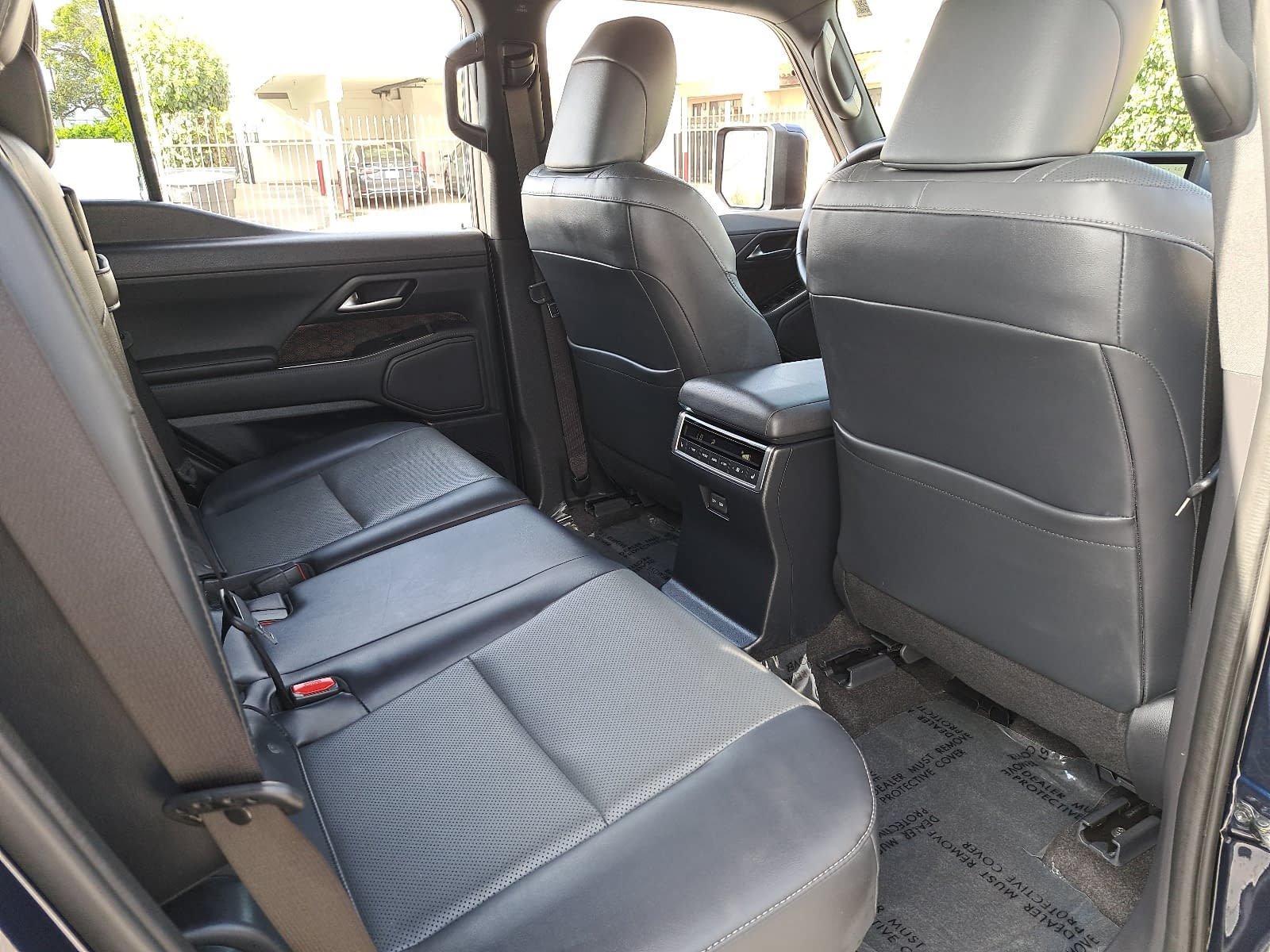Used 2026 Lexus GX 550 w/ Accessory Package (2T) AWD/4WD image 11