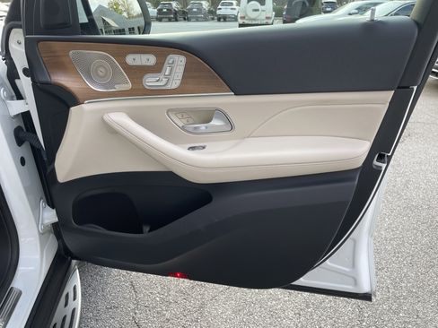 Used 2022 Mercedes-Benz GLS 450 4MATIC image 51