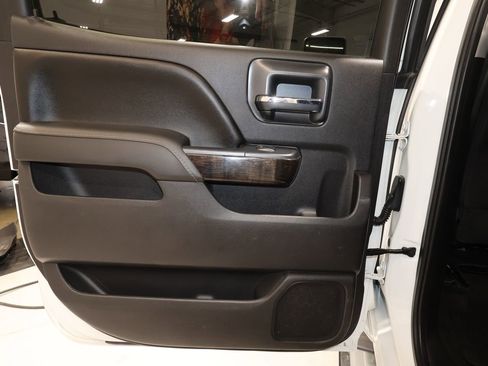 Used 2016 GMC Sierra 2500 Denali w/ Duramax Plus Package AWD/4WD image 12